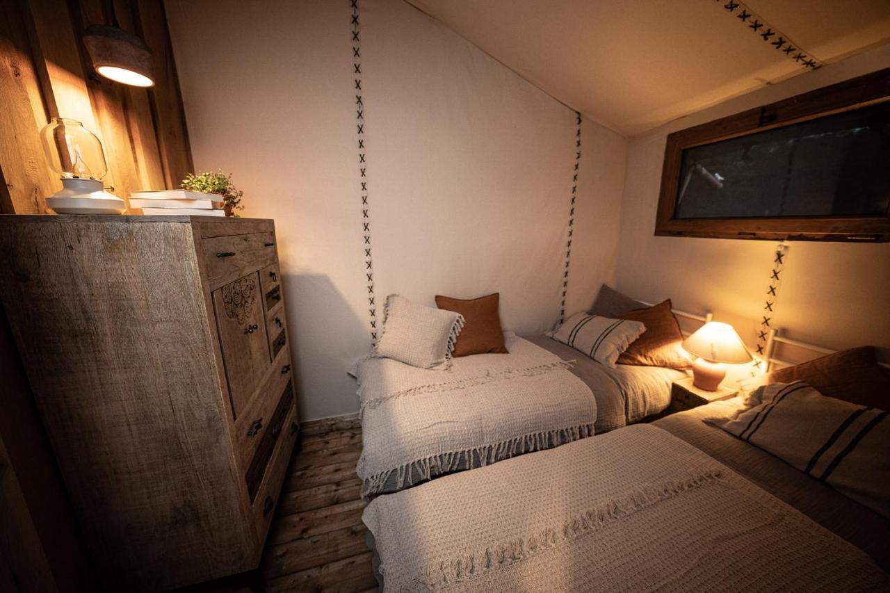 Urzeka Hotel Drzewce  Buitenkant foto