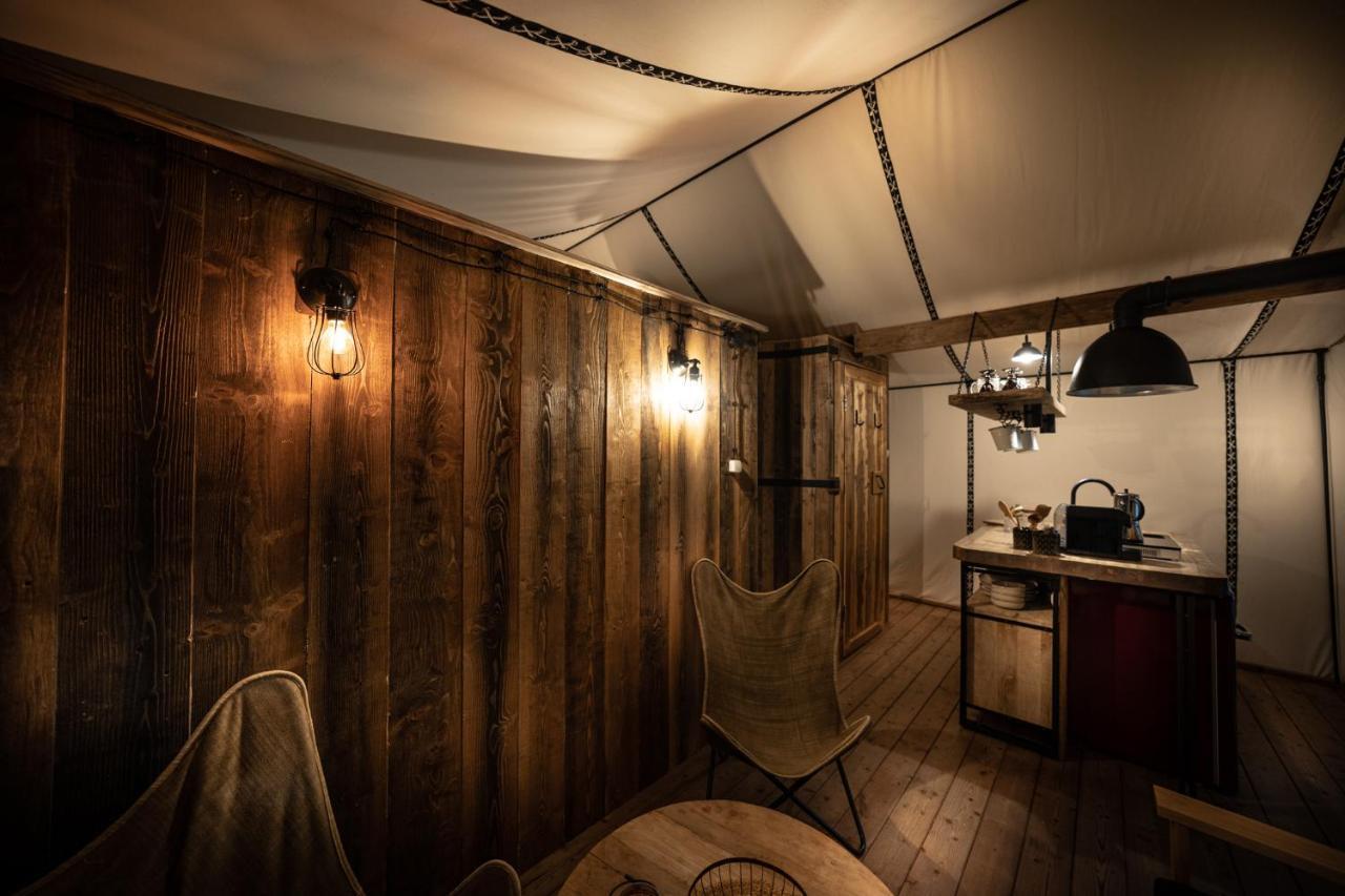 Urzeka Hotel Drzewce  Buitenkant foto