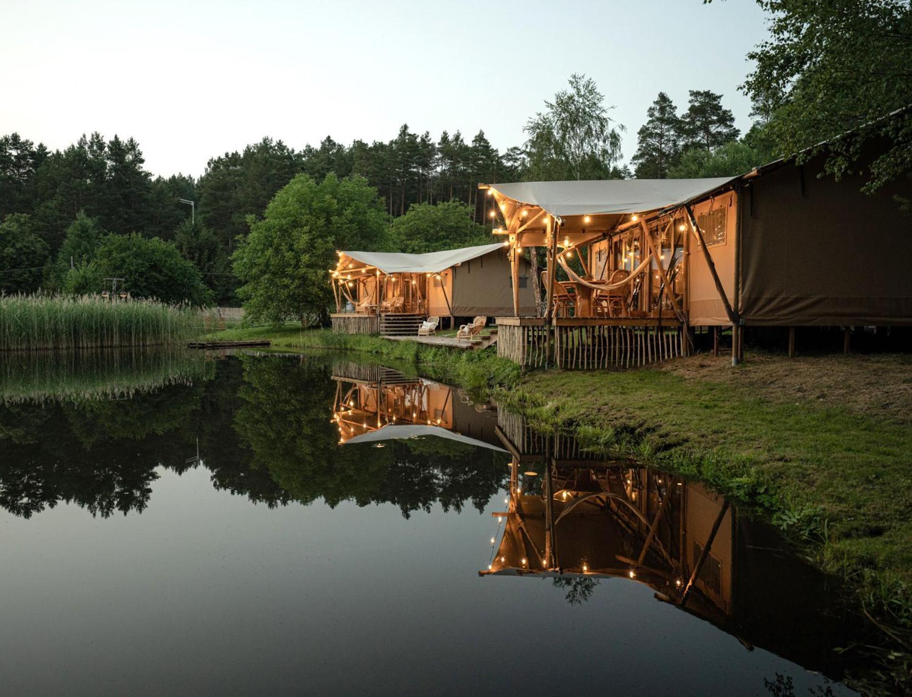 Urzeka Hotel Drzewce  Buitenkant foto